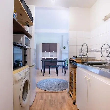 Le Botanica Apartment *